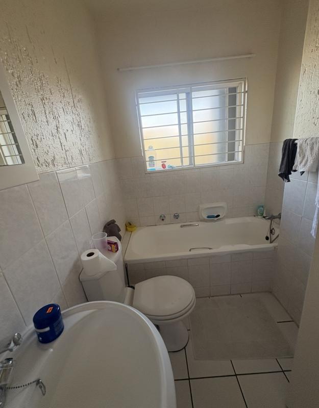 To Let 2 Bedroom Property for Rent in Glenhazel Gauteng
