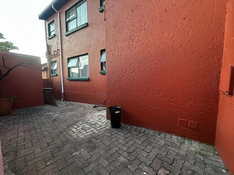 To Let 3 Bedroom Property for Rent in Vorna Valley Gauteng