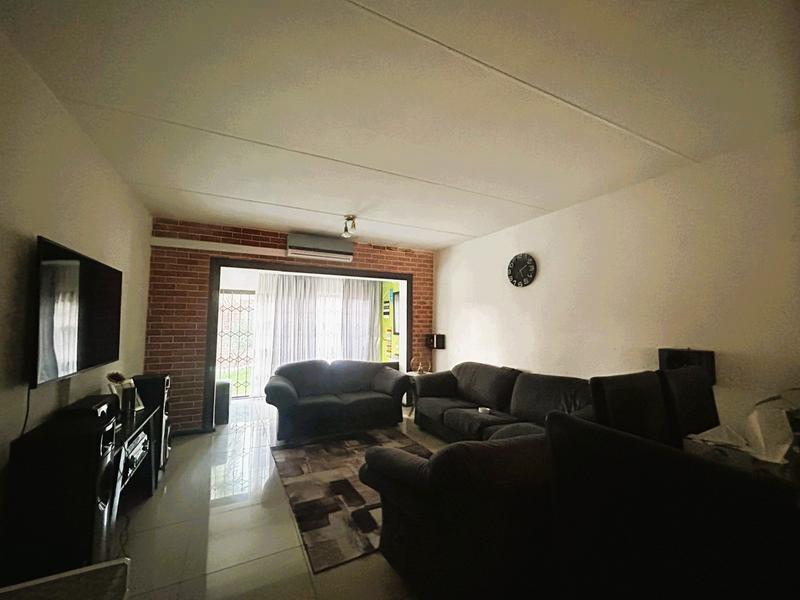 To Let 3 Bedroom Property for Rent in Vorna Valley Gauteng