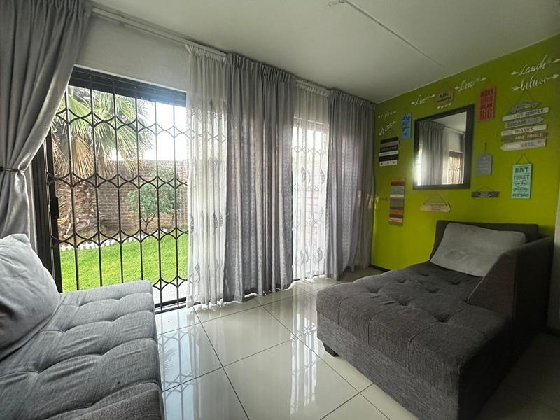 To Let 3 Bedroom Property for Rent in Vorna Valley Gauteng