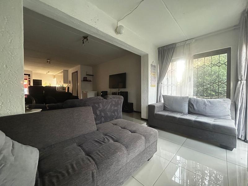 To Let 3 Bedroom Property for Rent in Vorna Valley Gauteng