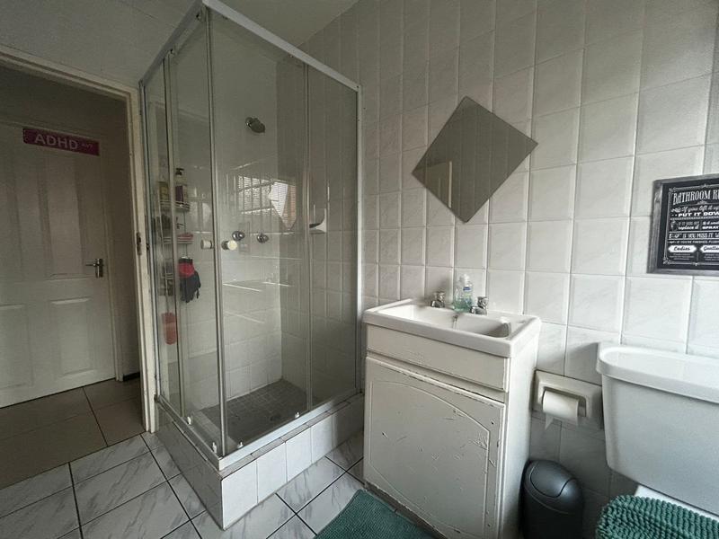 To Let 3 Bedroom Property for Rent in Vorna Valley Gauteng