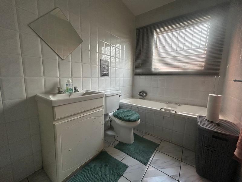 To Let 3 Bedroom Property for Rent in Vorna Valley Gauteng