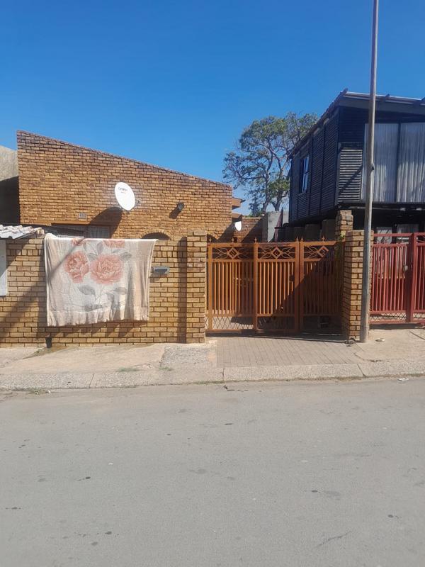2 Bedroom Property for Sale in Meadowlands Gauteng