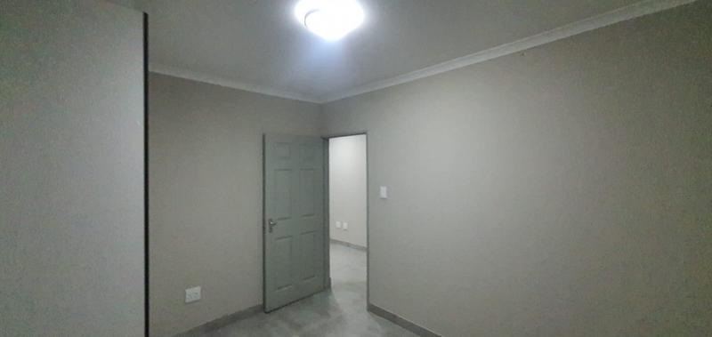 To Let 1 Bedroom Property for Rent in Birch Acres Gauteng