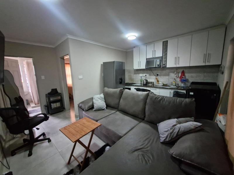 To Let 1 Bedroom Property for Rent in Birch Acres Gauteng