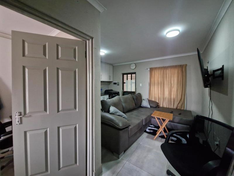 To Let 1 Bedroom Property for Rent in Birch Acres Gauteng