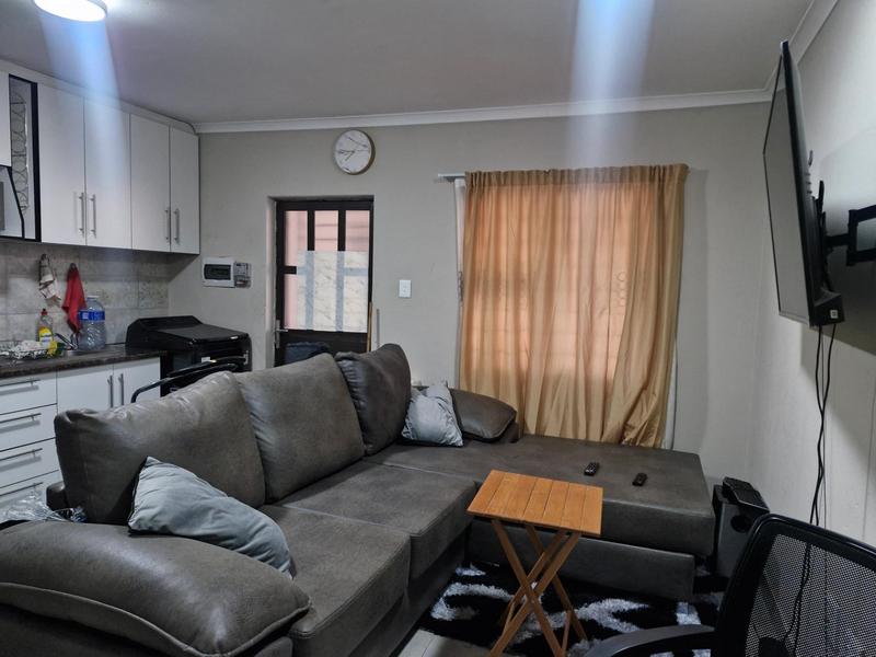 To Let 1 Bedroom Property for Rent in Birch Acres Gauteng