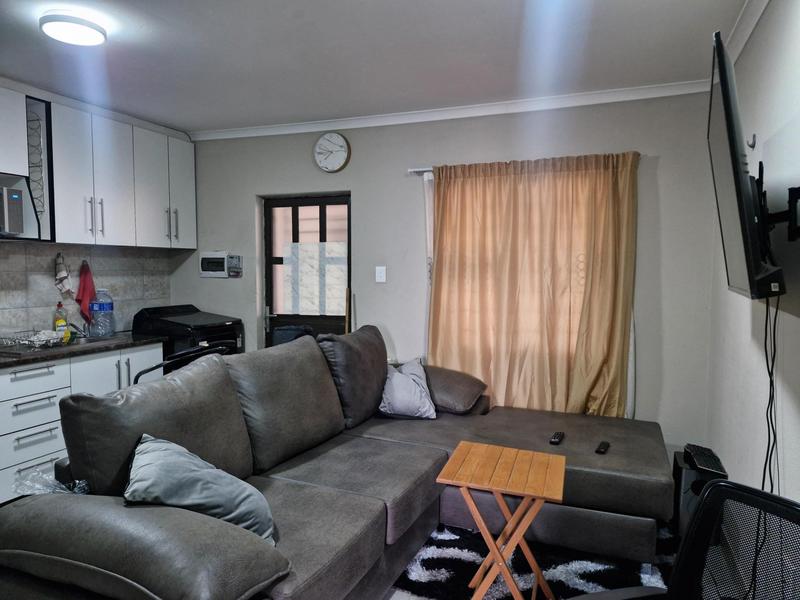 To Let 1 Bedroom Property for Rent in Birch Acres Gauteng