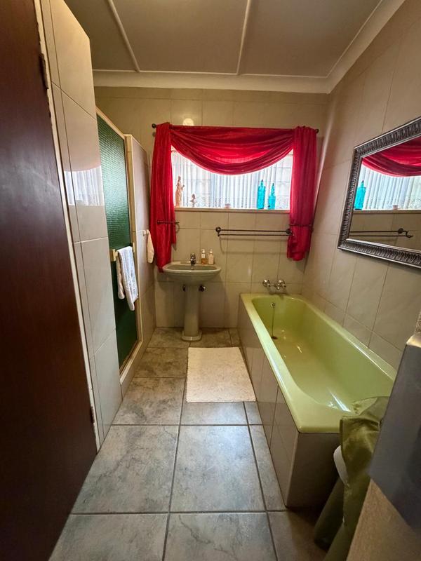 3 Bedroom Property for Sale in Casseldale Gauteng