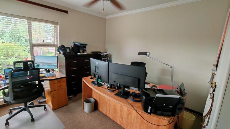 4 Bedroom Property for Sale in Eldoraigne Gauteng