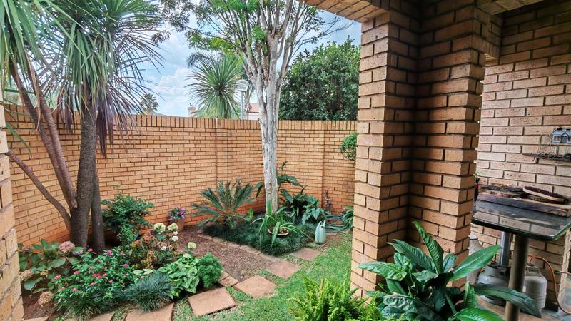 4 Bedroom Property for Sale in Eldoraigne Gauteng