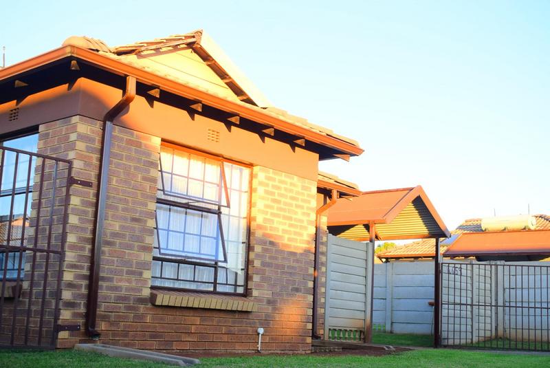 3 Bedroom Property for Sale in Clayville Gauteng