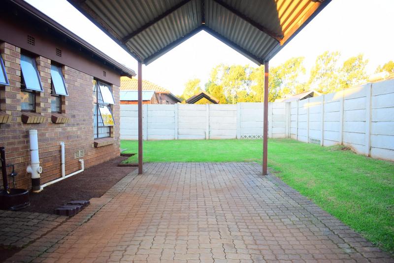 3 Bedroom Property for Sale in Clayville Gauteng