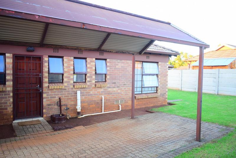 3 Bedroom Property for Sale in Clayville Gauteng