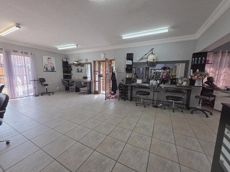 To Let commercial Property for Rent in Garsfontein Gauteng