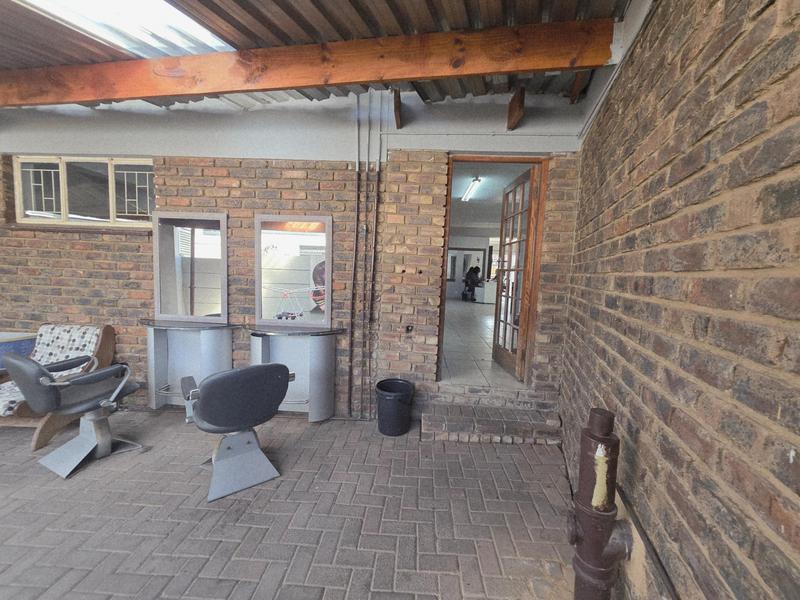 To Let commercial Property for Rent in Garsfontein Gauteng