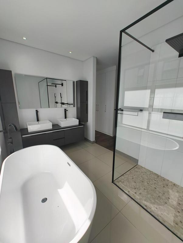 To Let 4 Bedroom Property for Rent in Lynnwood Gauteng