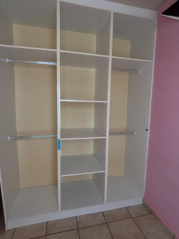 To Let 2 Bedroom Property for Rent in Fleurhof Gauteng