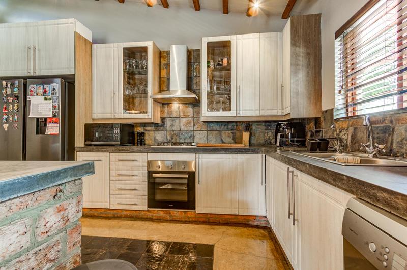 2 Bedroom Property for Sale in Glen Marais Gauteng