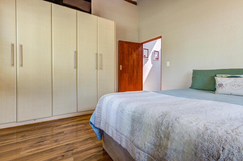 2 Bedroom Property for Sale in Glen Marais Gauteng