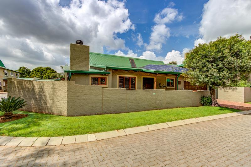 2 Bedroom Property for Sale in Glen Marais Gauteng