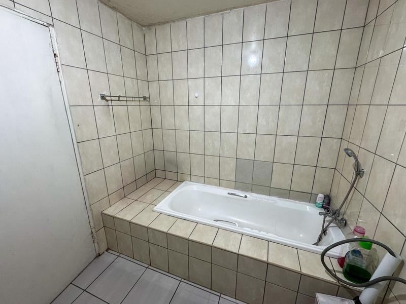 2 Bedroom Property for Sale in Mondeor Gauteng