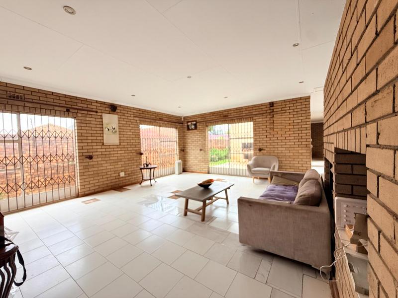 To Let 4 Bedroom Property for Rent in Edenvale Gauteng