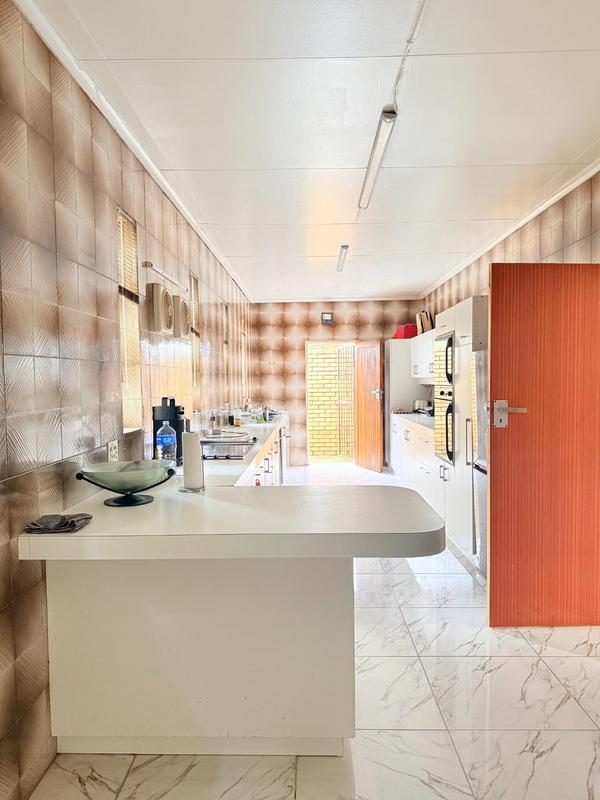 To Let 4 Bedroom Property for Rent in Edenvale Gauteng