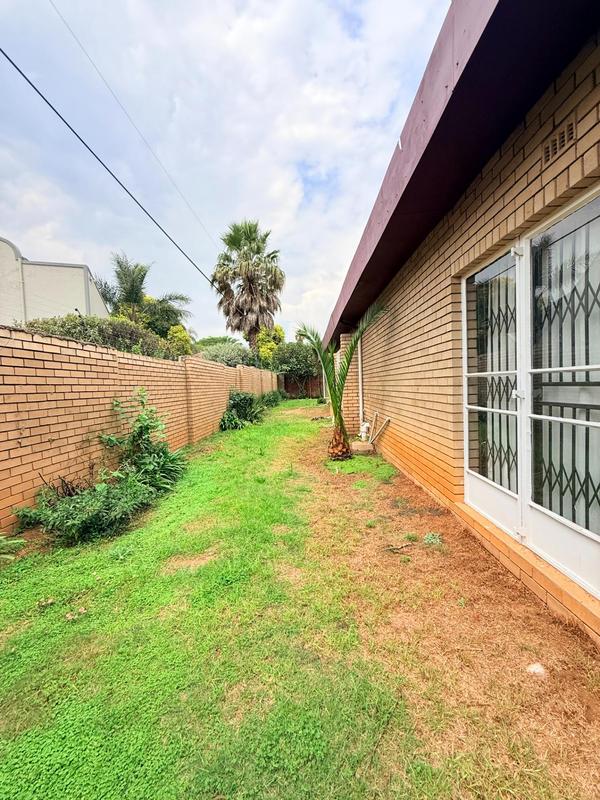 To Let 4 Bedroom Property for Rent in Edenvale Gauteng