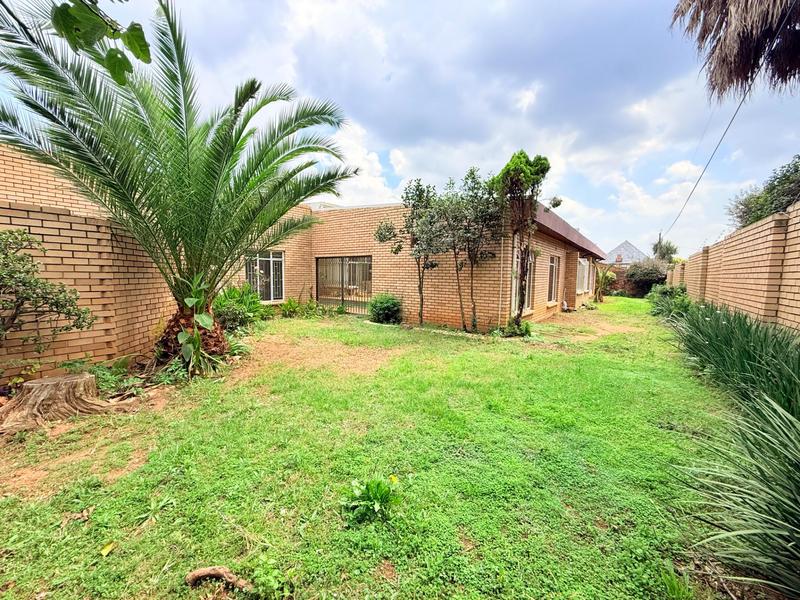 To Let 4 Bedroom Property for Rent in Edenvale Gauteng