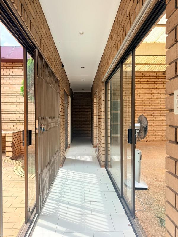 To Let 4 Bedroom Property for Rent in Edenvale Gauteng