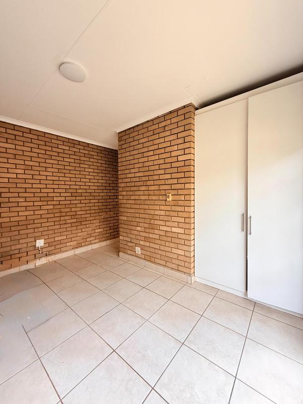 To Let 4 Bedroom Property for Rent in Edenvale Gauteng