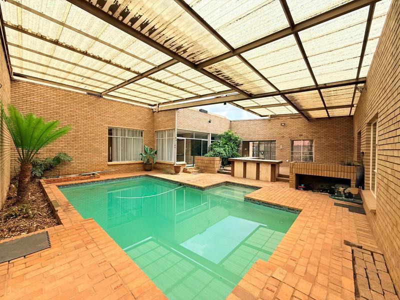 To Let 4 Bedroom Property for Rent in Edenvale Gauteng