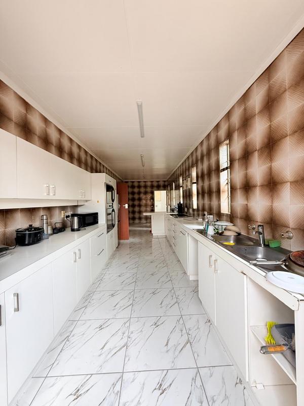 To Let 4 Bedroom Property for Rent in Edenvale Gauteng