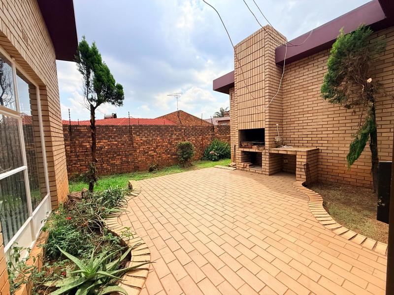 To Let 4 Bedroom Property for Rent in Edenvale Gauteng
