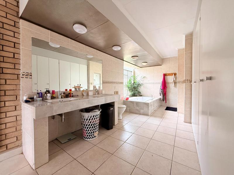 To Let 4 Bedroom Property for Rent in Edenvale Gauteng