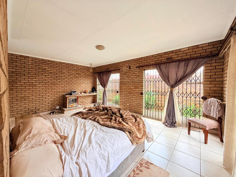 To Let 4 Bedroom Property for Rent in Edenvale Gauteng