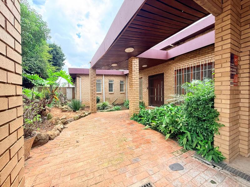 To Let 4 Bedroom Property for Rent in Edenvale Gauteng