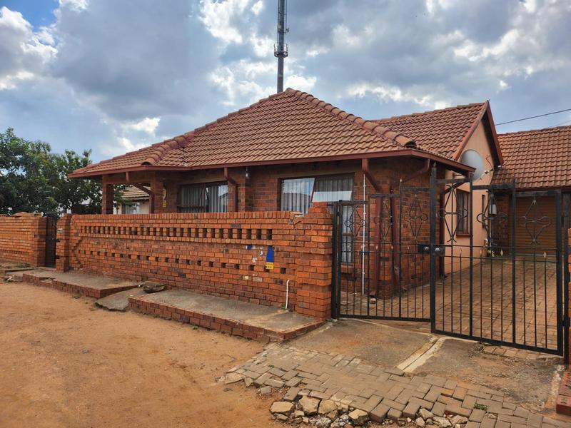 3 Bedroom Property for Sale in Palm Springs Gauteng