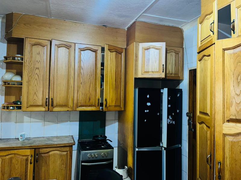 6 Bedroom Property for Sale in Rhodesfield Gauteng