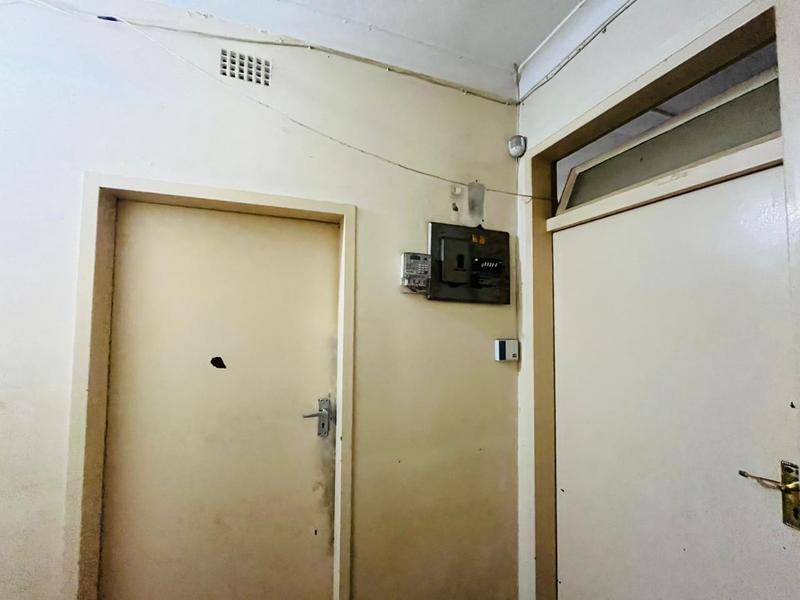 6 Bedroom Property for Sale in Rhodesfield Gauteng