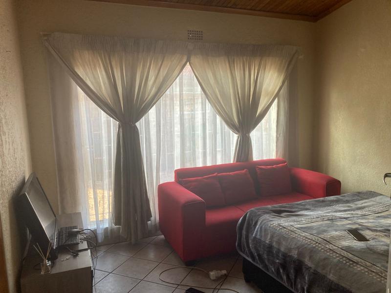 5 Bedroom Property for Sale in New State Area Gauteng