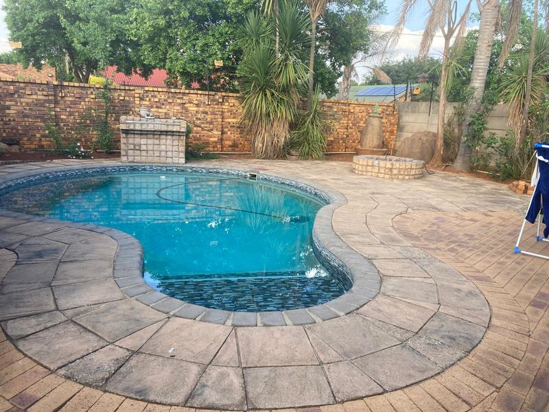 5 Bedroom Property for Sale in New State Area Gauteng