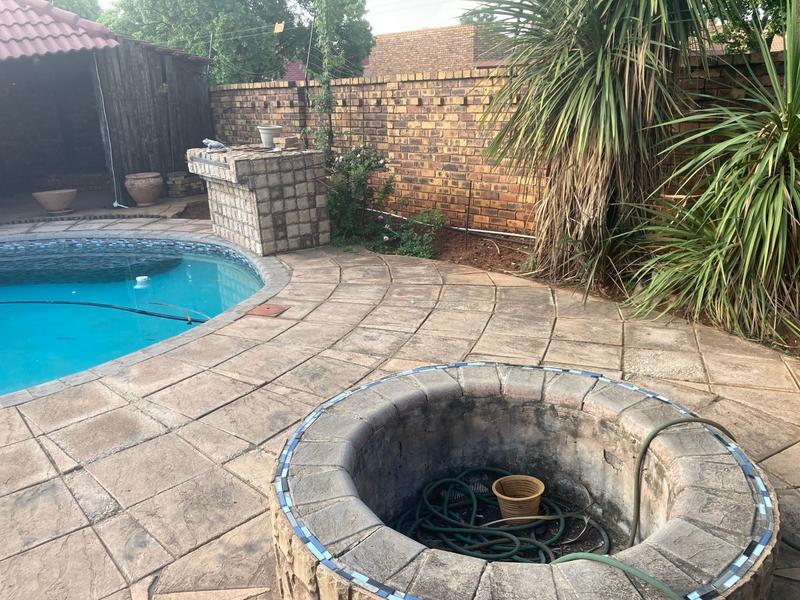 5 Bedroom Property for Sale in New State Area Gauteng