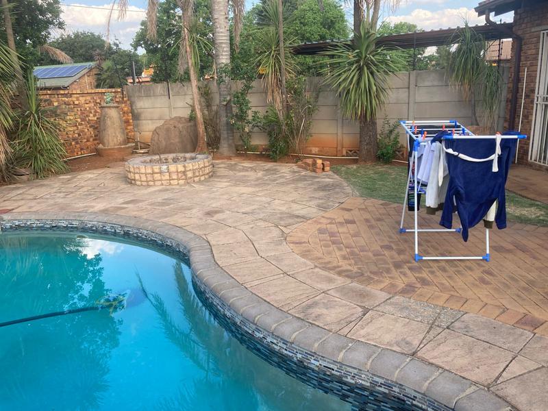 5 Bedroom Property for Sale in New State Area Gauteng