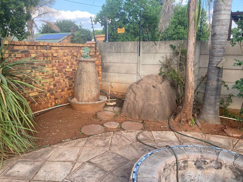 5 Bedroom Property for Sale in New State Area Gauteng