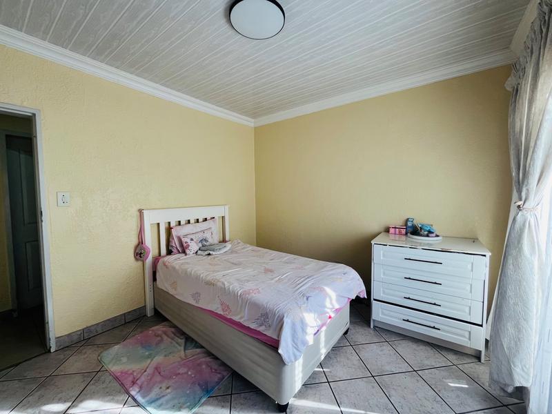 5 Bedroom Property for Sale in New State Area Gauteng