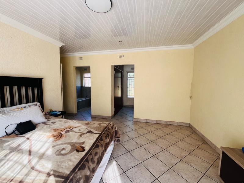 5 Bedroom Property for Sale in New State Area Gauteng