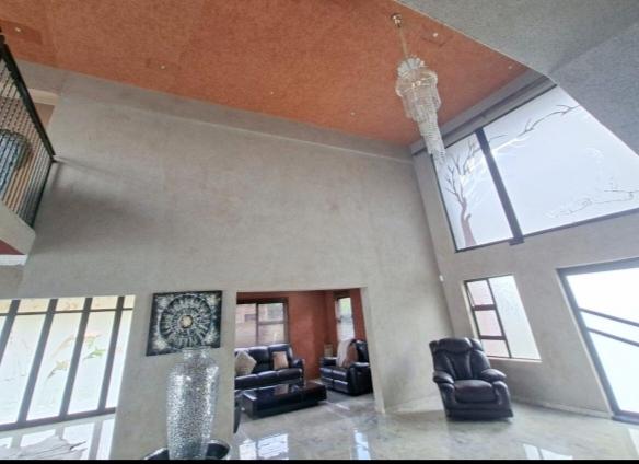 5 Bedroom Property for Sale in Selcourt Gauteng